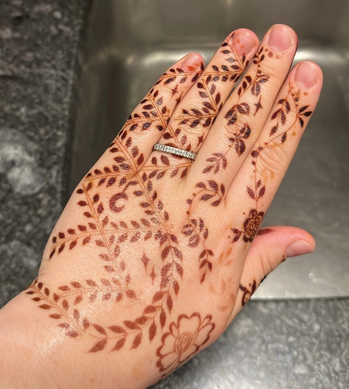 Dark stain Henna Hand Henna Design